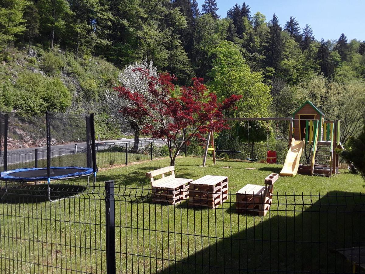 Apartmaji Tisa In Zana Rovte Zewnętrze zdjęcie