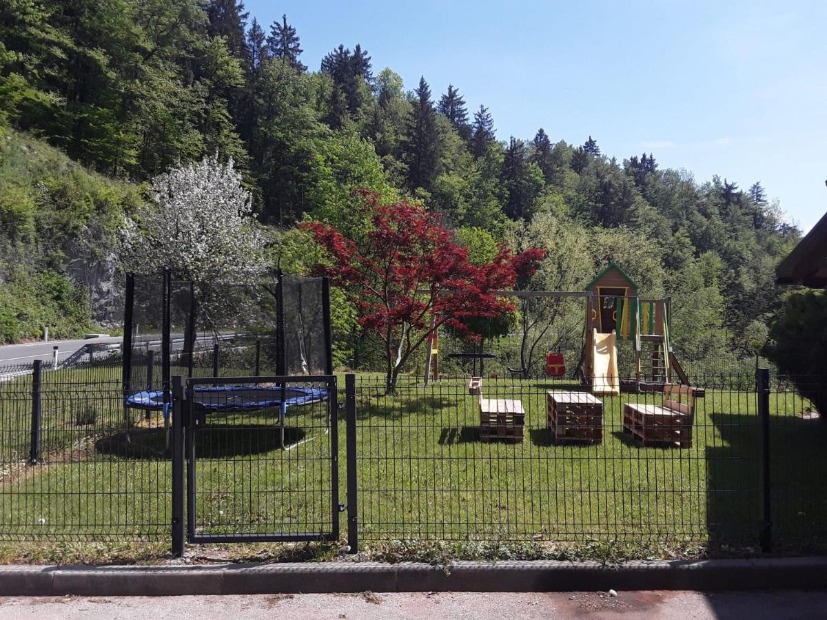Apartmaji Tisa In Zana Rovte Zewnętrze zdjęcie