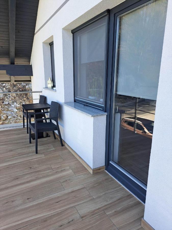 Apartmaji Tisa In Zana Rovte Zewnętrze zdjęcie