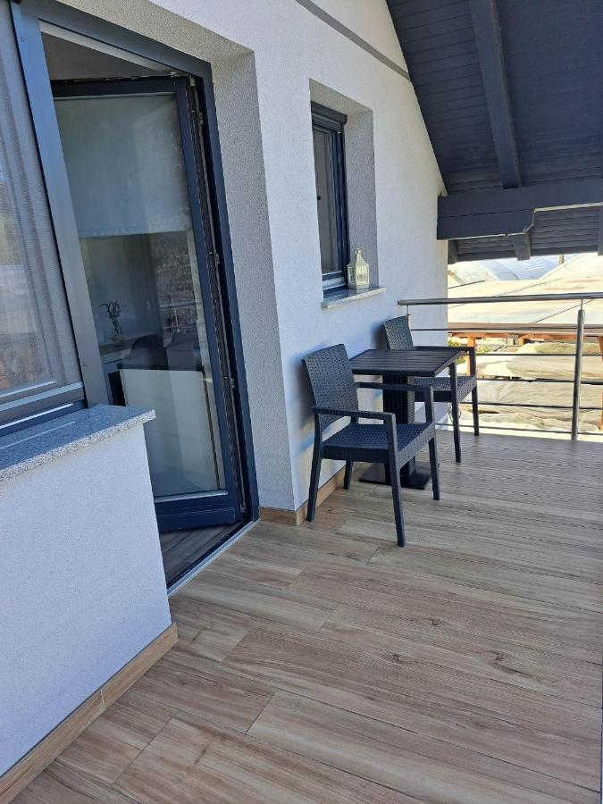 Apartmaji Tisa In Zana Rovte Zewnętrze zdjęcie
